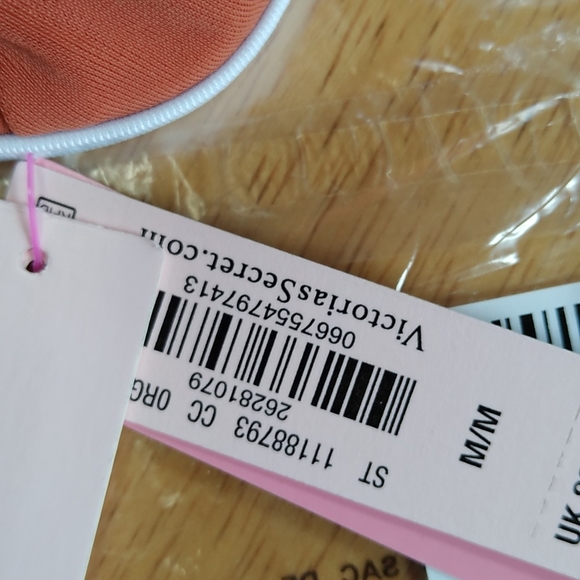 Victoria's secrets cheeky bikini bottoms - Picture 4 of 6